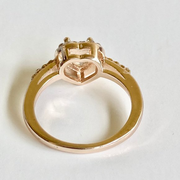 Cubic Zirconia Heart Cocktail Ring Size 9 Gold Tone Plated Solitaire - Picture 5 of 10